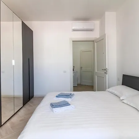Appartement 12° Piano Torre Diamante - 67 *