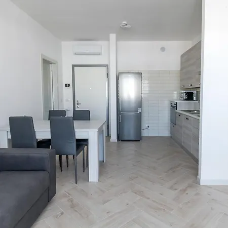 Appartement 12° Piano Torre Diamante - 67